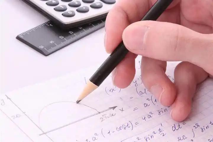 在这个信息爆炸、内容为王的时代，越来越多的人开始尝试通过写文章来实现财务自由。有