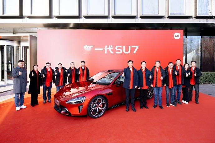 雷军称新一代SU7是DreamCar 2月24日，@ 雷军 微博发文公布小米新一