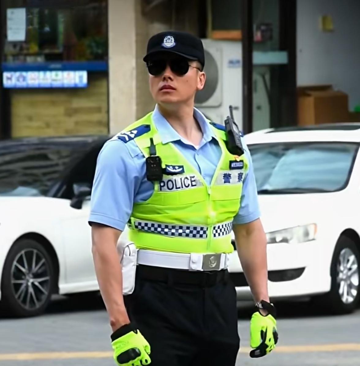 四级辅警成了小县城辅警层级晋升的天花板！

一是‌薪酬与层级挂钩后，小县财政紧张