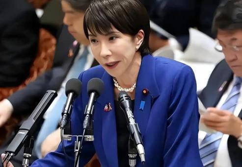 日本油轮遭袭爆炸，日本人在伊朗也被扣留。高市早苗恐怕暗自得意：这不正好给“派兵去