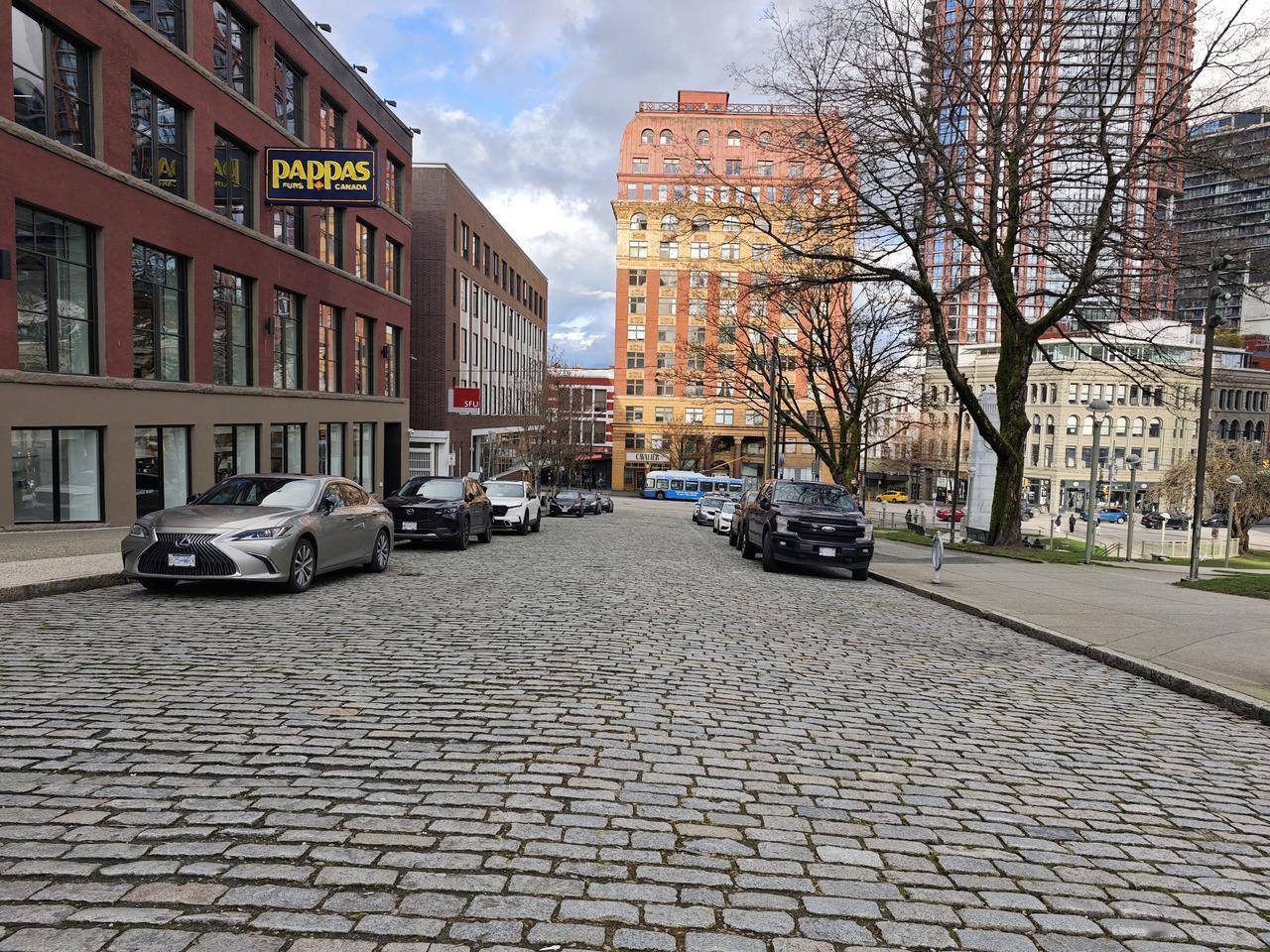 60+大姐姐(嘿嘿，拒绝说自己老阿姨)在温哥华上学，第一门课结束，成绩是A+! 