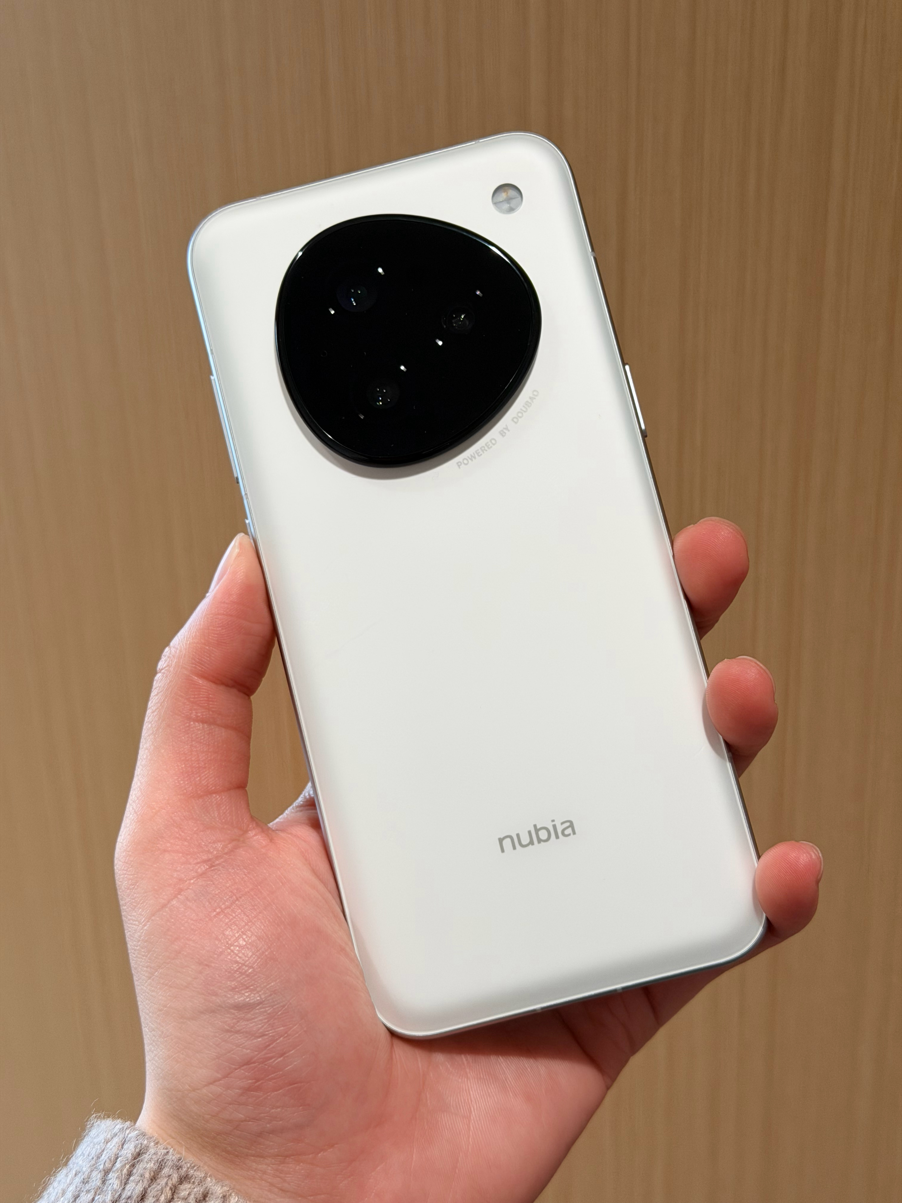 爆火的豆包手机现在也过气了之前那些神操作的Ai功能基本上该禁止的都禁止了