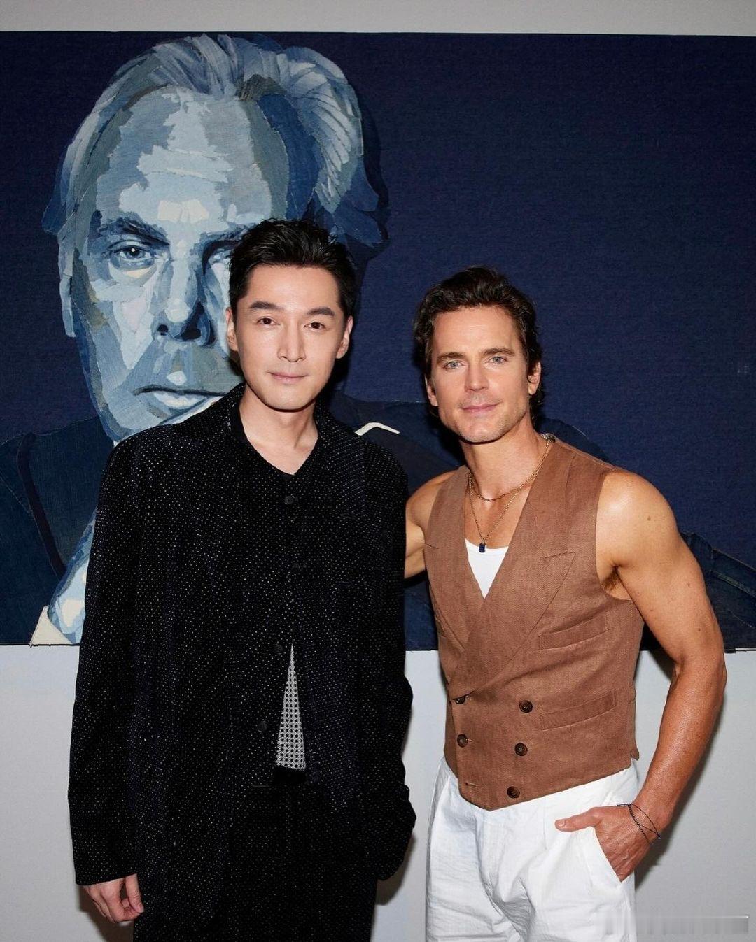 【孔雀胡歌合影】“孔雀”Matt Bomer晒参加米兰时装周组图，其中包括和胡歌