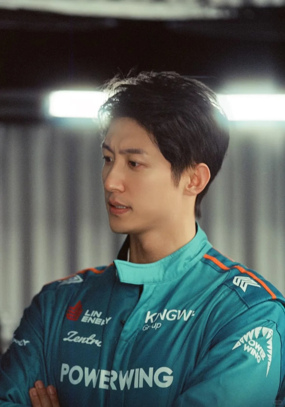 黄景瑜林臻东破次元同框 这波同框直接封神！荧幕车神林臻东遇上现实原型，黄景瑜把角