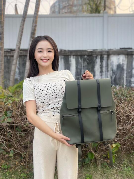 背着它出门，被异性追着要🔗 我真的会谢！