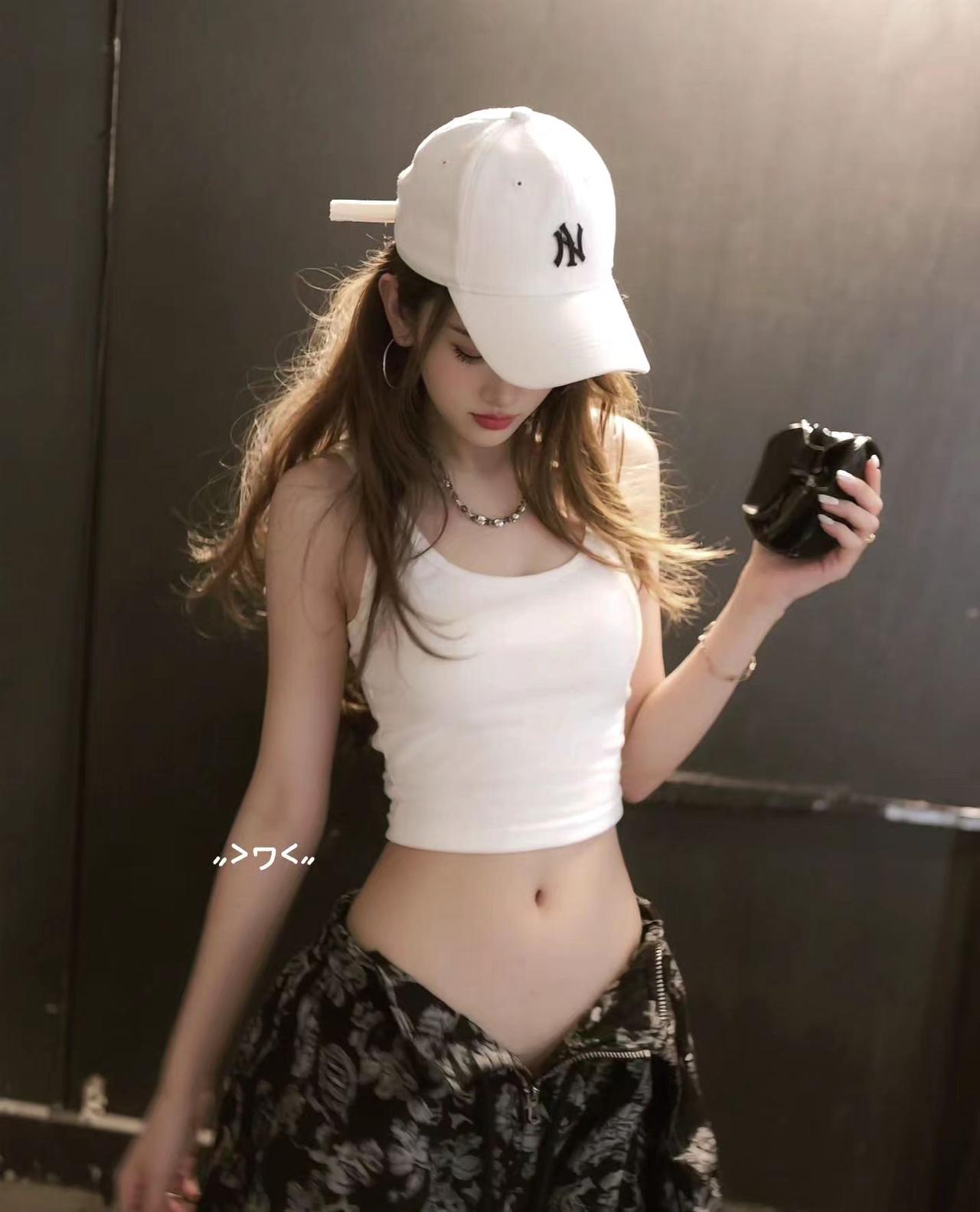 AI逆光辣妹照 随变ai随便玩 男友的视角穿搭。感觉至上 抖音玩法合伙人计划。拍