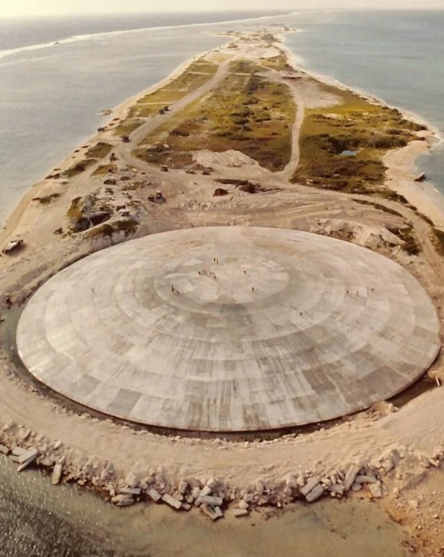 #美军核坟墓或成太平洋大型辐射源#【50年前美军建的核坟墓出现裂缝，岛上辐射量比