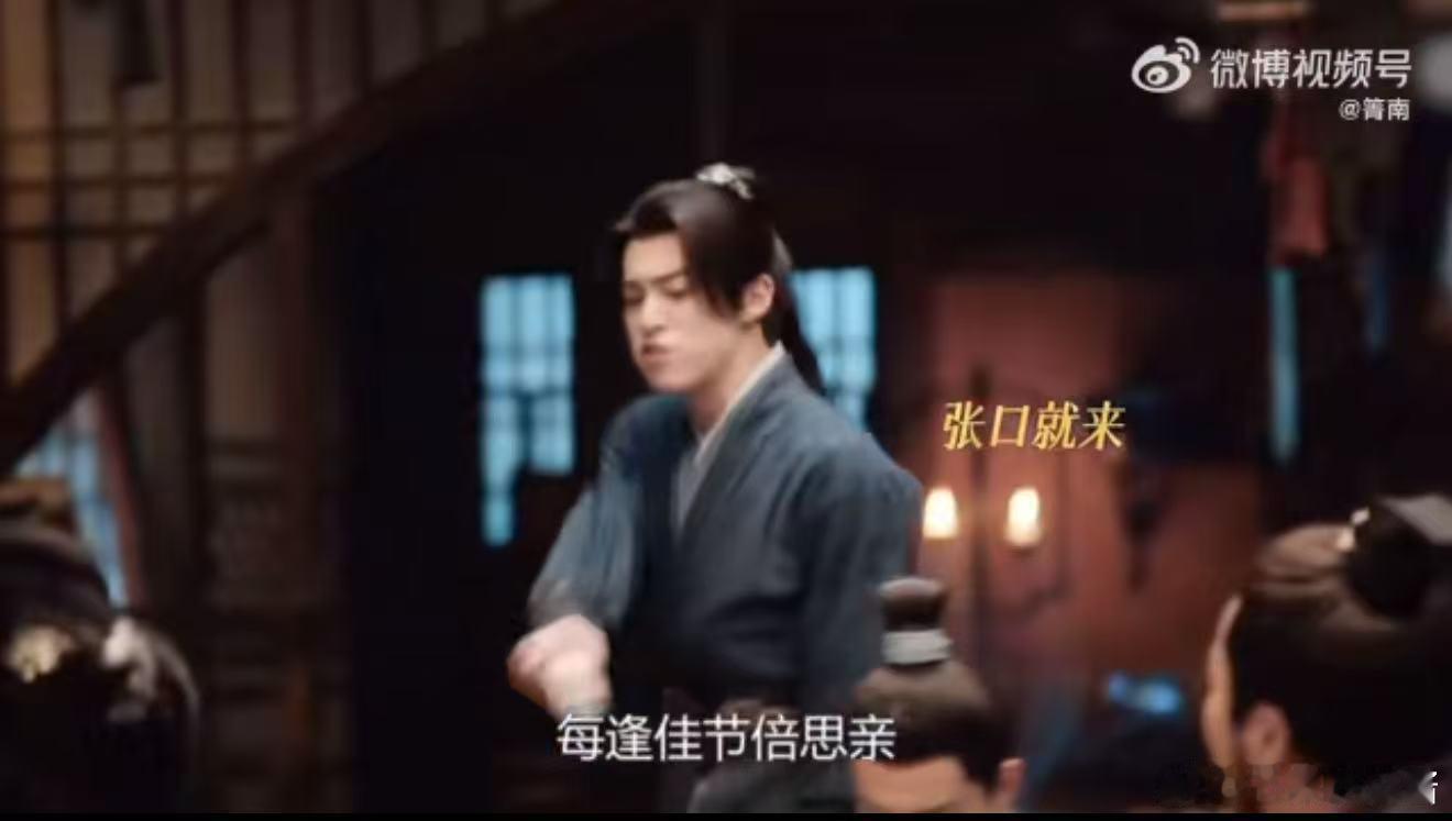 许新年一个观众都没有就开演  许新年，人生如戏全靠演技，哪怕无人观赏，也能自导自