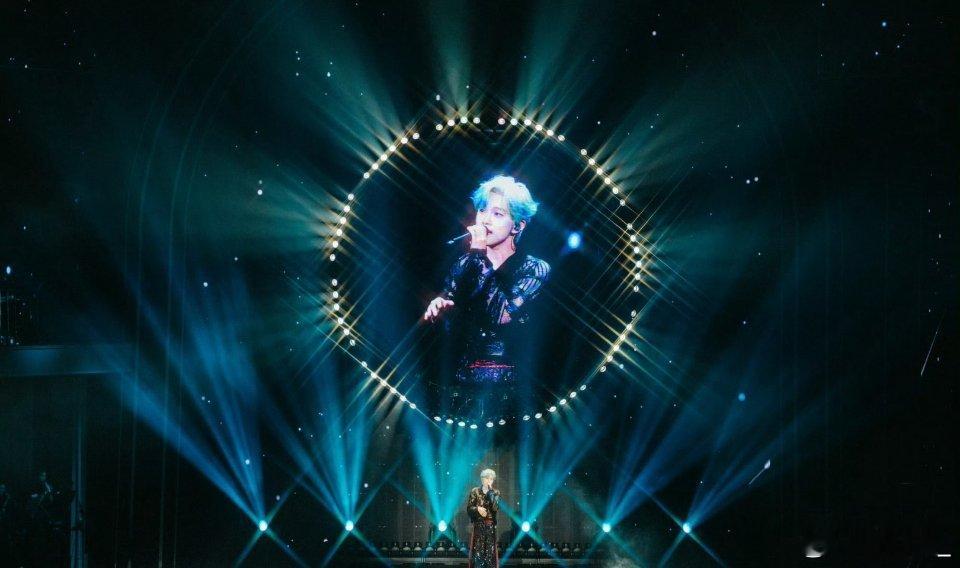 重生之我在张星特演唱会当SVIP重生当张星特演唱会SVIP，沉浸在顶级舞美与歌声