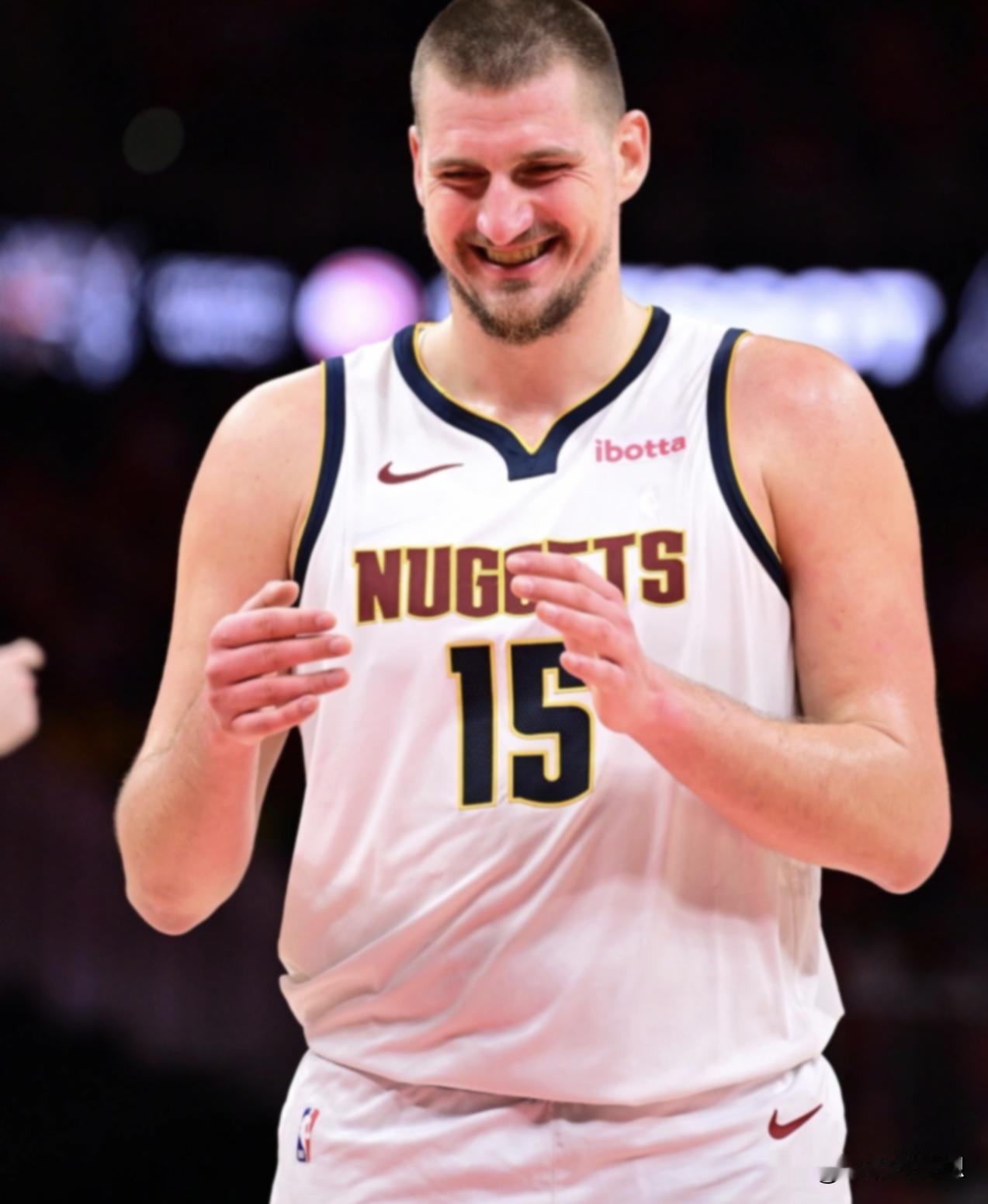 现役NBA当家球星实力前十排名！大家还有不同观点吗？
 
评判维度：个人攻防硬实