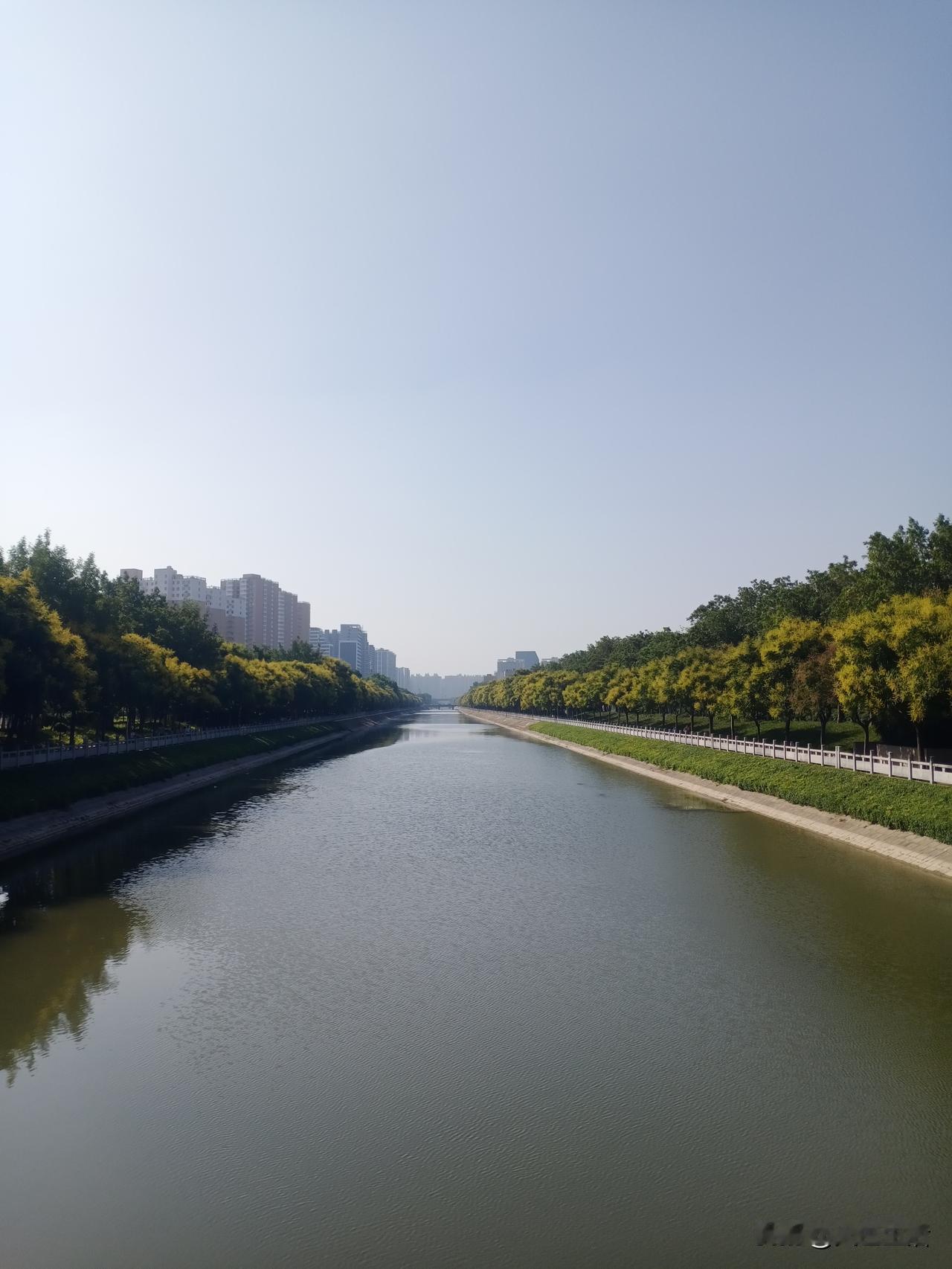 多接触外界，见人。不拒绝任何事物，这就是无相。    
把自己关在熟悉的小圈子里