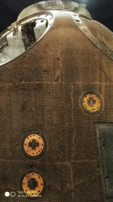 美国载人飞船阿尔忒弥斯2号成功绕过月球背面，这可是人类深空探索的一大步。2026