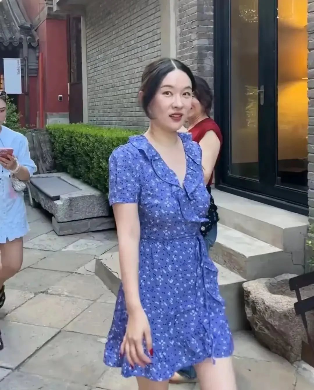 微胖身材的女星，要说霍思燕的存在，那一定是肉感身材天花板！44岁的她生活随意，没