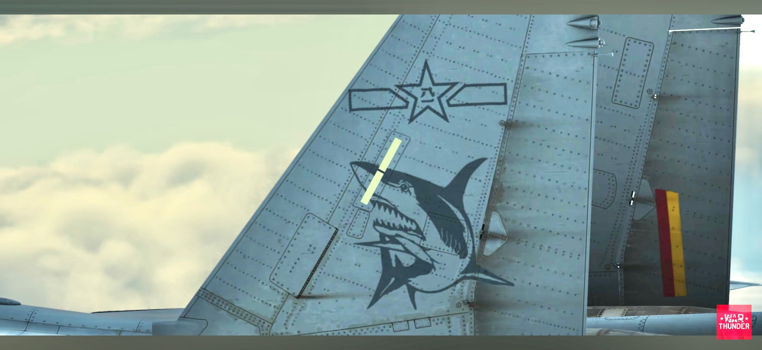 哎哟喂，战雷要出J-15T了不过一个航展阅兵素材照片满大街的型号，建模还有不少错