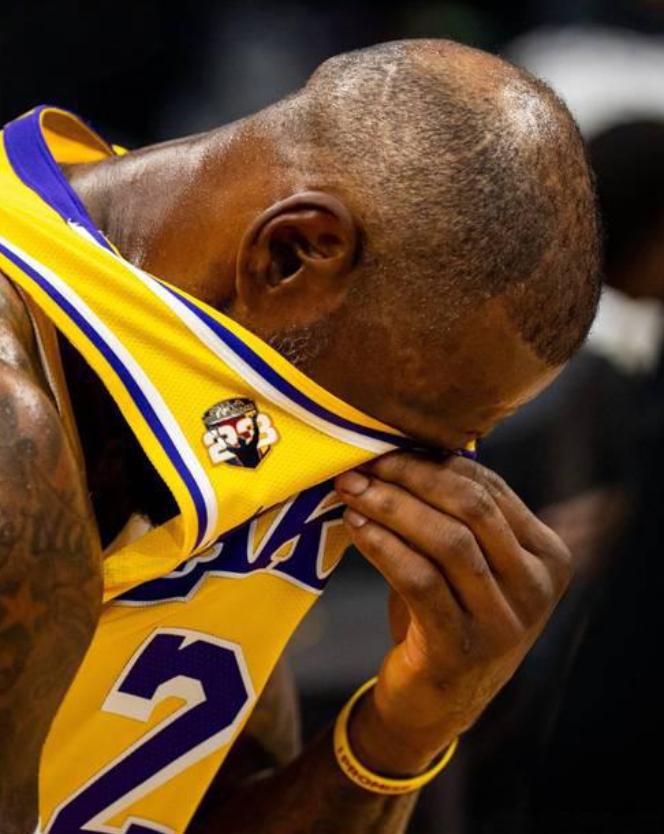 不敢想象，詹姆斯居然沦落到要签底薪或者中产特例？

据美国ESPN知名记者Bri