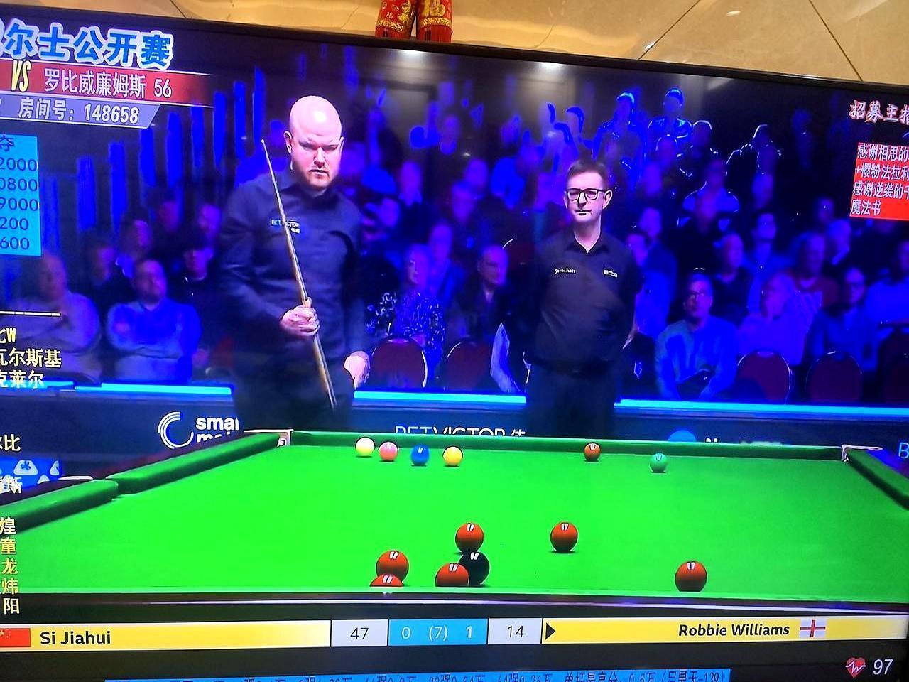 世界排名第16的斯佳辉，竟然输给了第56名，首轮出局。
 
他开局直接0-3落后