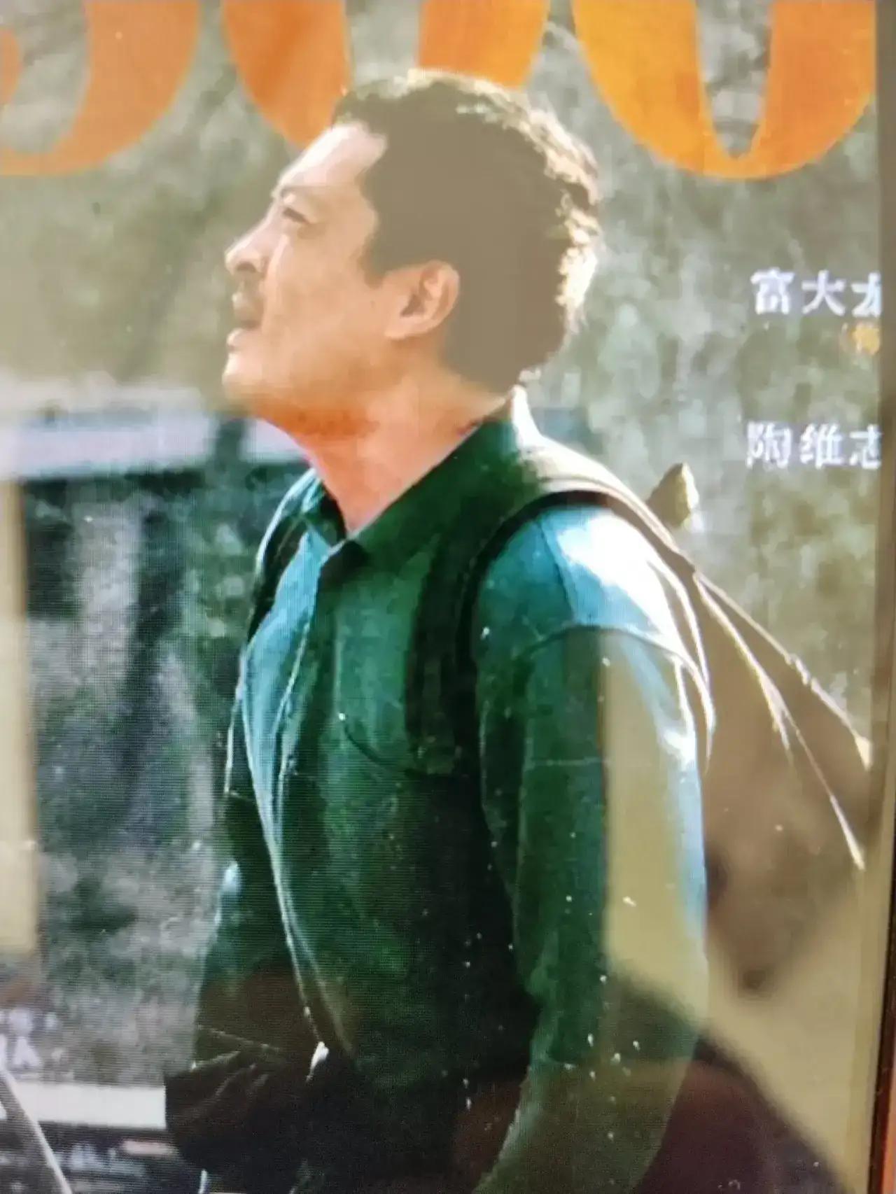 《我是刑警》被网友千呼万唤的富大龙终于出场了…他扮演的是陶维志，和秦川初次的见面