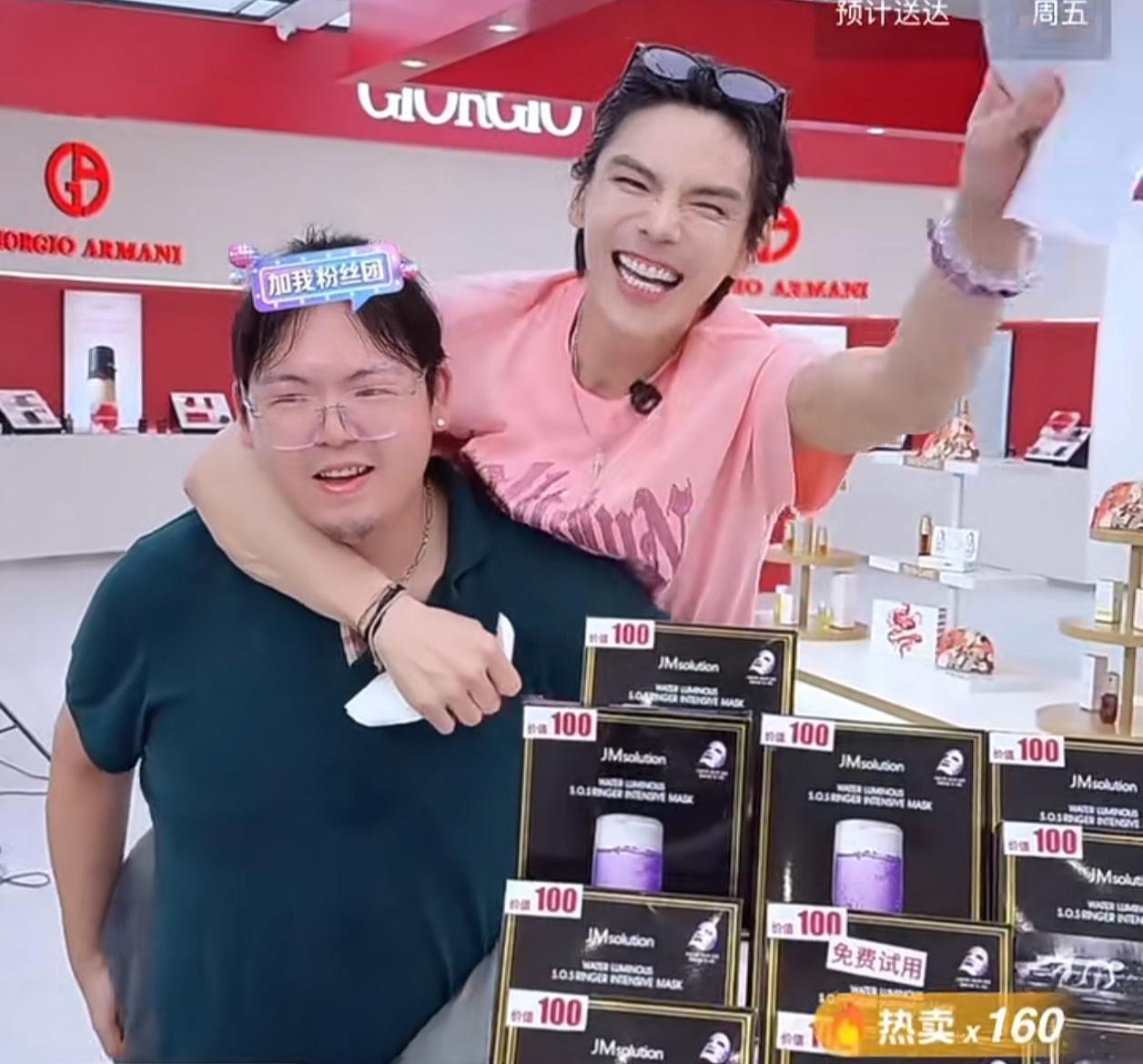 说实话，向佑能有向佐这样的好哥哥，

是他这辈子最大的福气。

要不是向佐，

