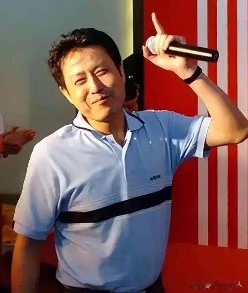 可惜陈忠和本是实力顶尖的名帅，只因 08 北京奥运主场只摘铜牌，便不再获得执教机