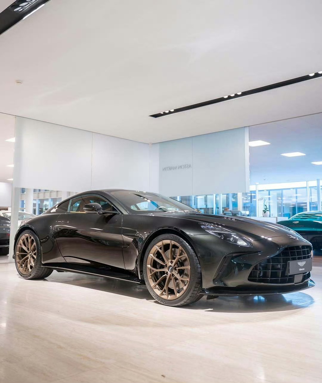 阿斯顿·马丁  Vantage V8[色][色] 