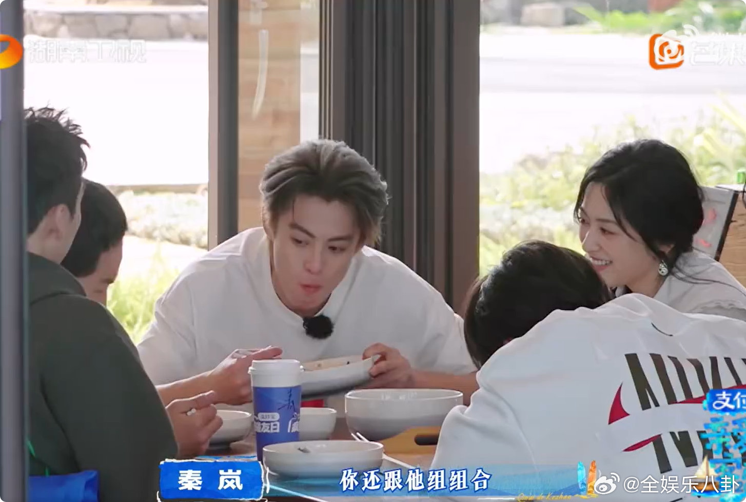 沈月组合名就是这样来的亲爱的客栈沈月这反应速度绝了，随口造梗 “神志不清”，综艺