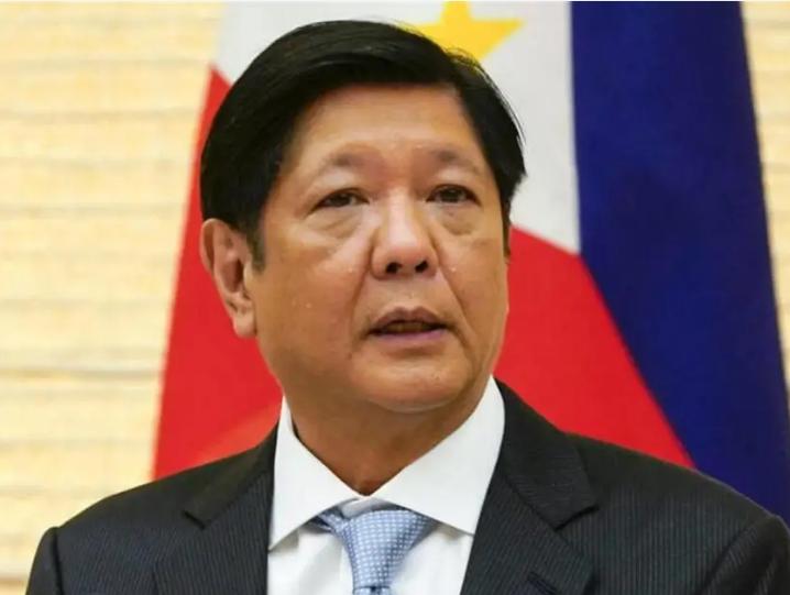 “菲律宾撑不住了！想求中国帮个忙？”加油站前排长队，司机上街抗议，渔民出海一趟，