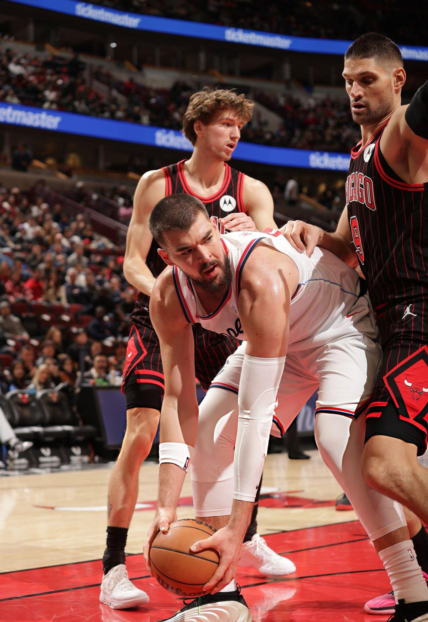 我不是毒奶我说公牛菜是因为他真的菜你确定要我说勇士菜？？？新赛季篮不住我的观赛搭