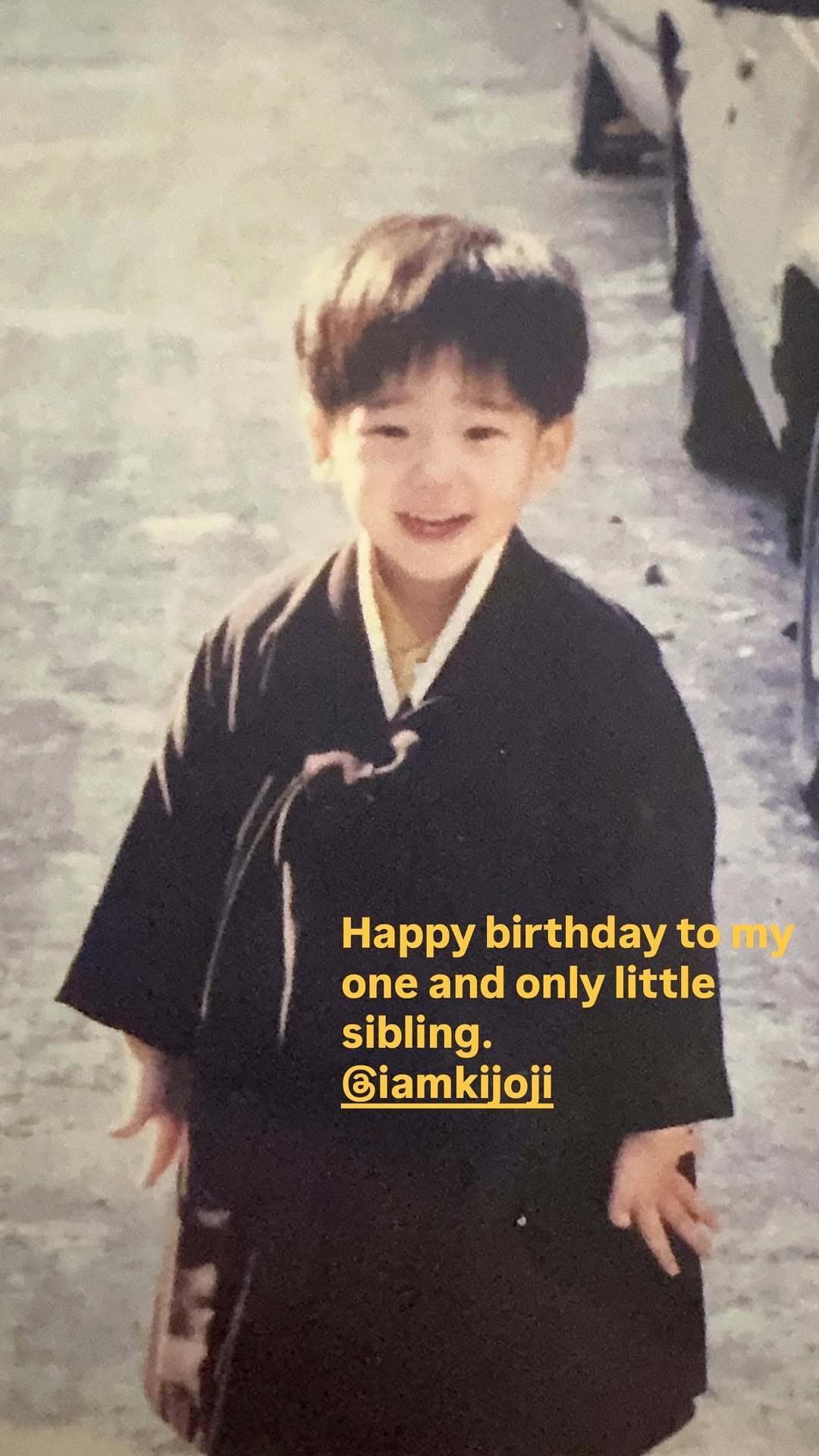 “CB百蓝_。260710金钟云 ins story更新： 