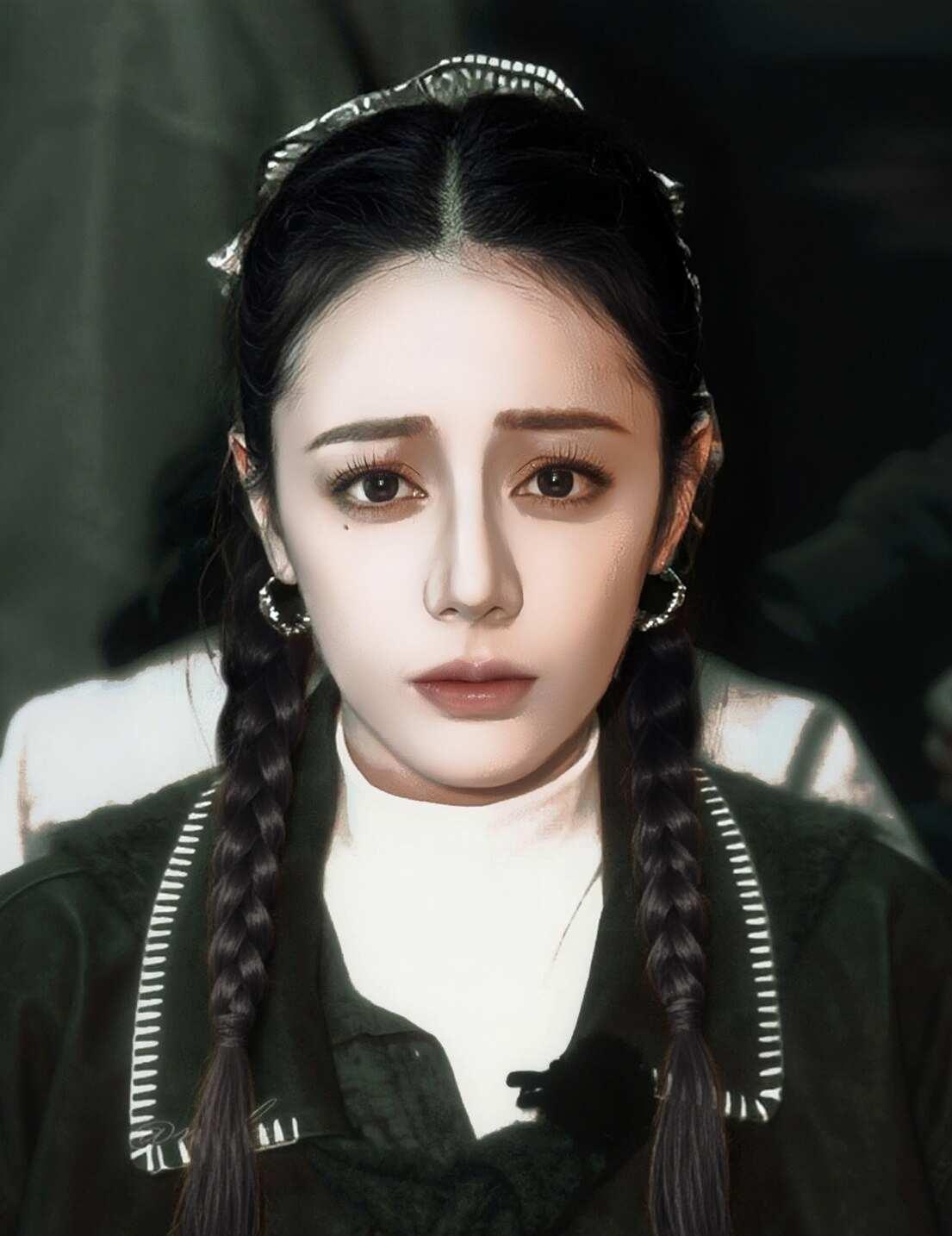 忧郁妹子在新疆
这五官漂亮😍迪丽热巴 忧郁 新疆 女明星