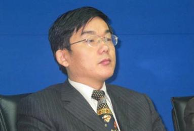 “内奸被抓现行”2023年，博士陆建华，做五方间谍，发表论文传情报，一身名牌天价