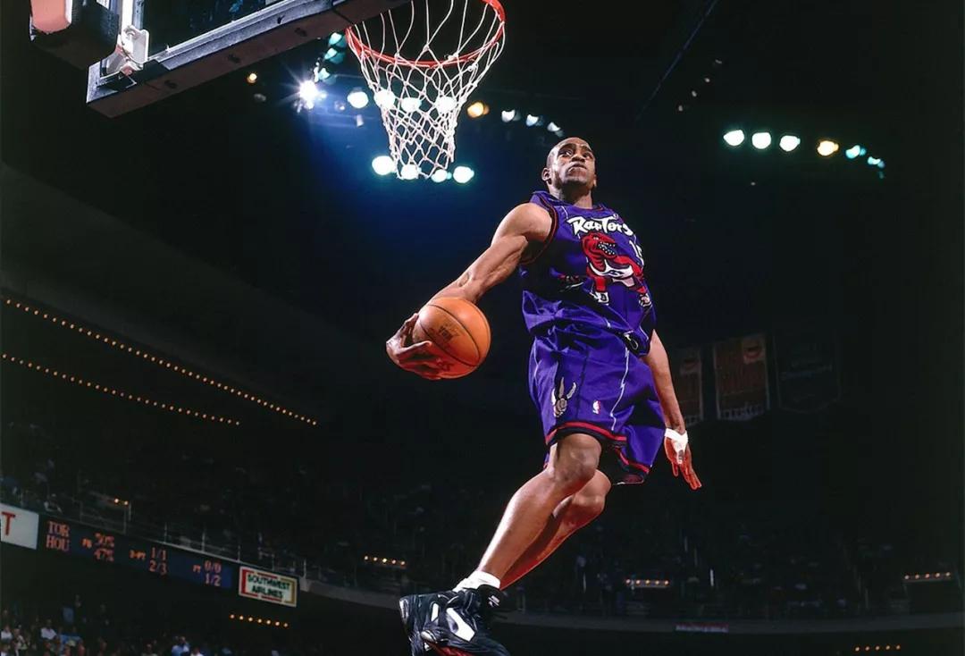 扣篮王卡特爆大实话：自己明明还能继续打，却被NBA“人情政治”逼退！
 
北京时