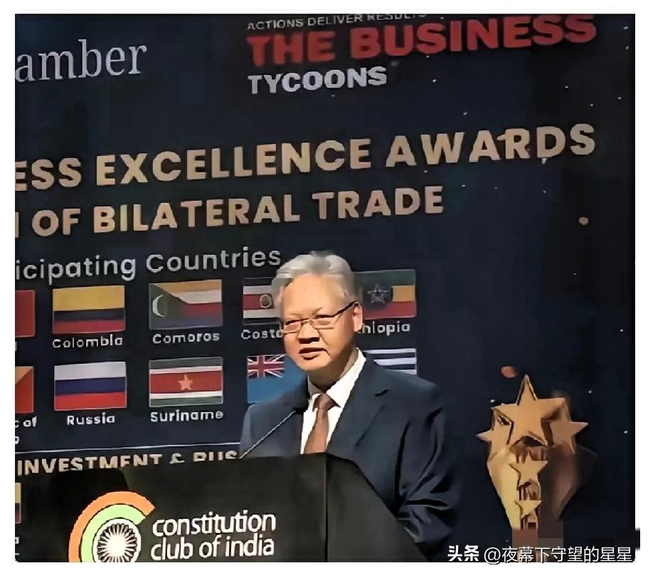 “徐飞洪，你签证到底咋办的？！”这声吼，现在全网追着问，躲都躲不掉。
 
早前谈