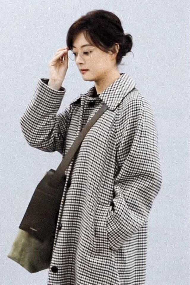 孙俪用一条条语音回复新人演员新人演员说遇到孙俪很幸运孙俪真的太暖心了，亲自用一条