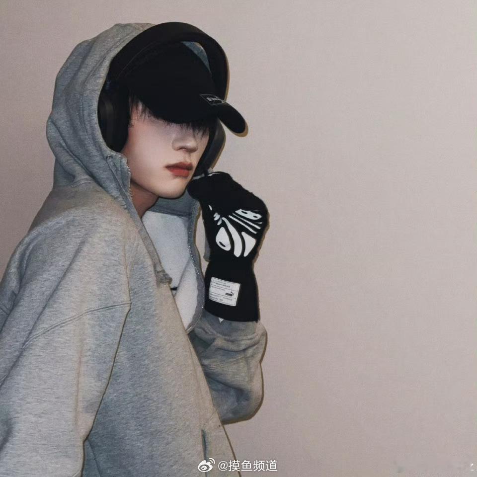 周翊然私底下真的潮男来的 ​​​
