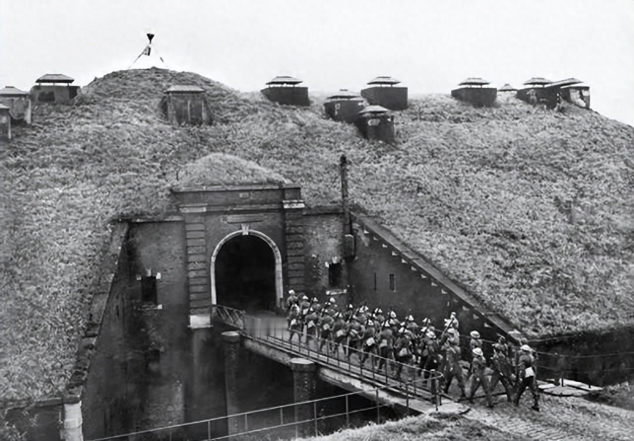 我军用12吨炸药2吨汽油，成功爆破越军大型工事，埋葬越军上千人

提起1979年