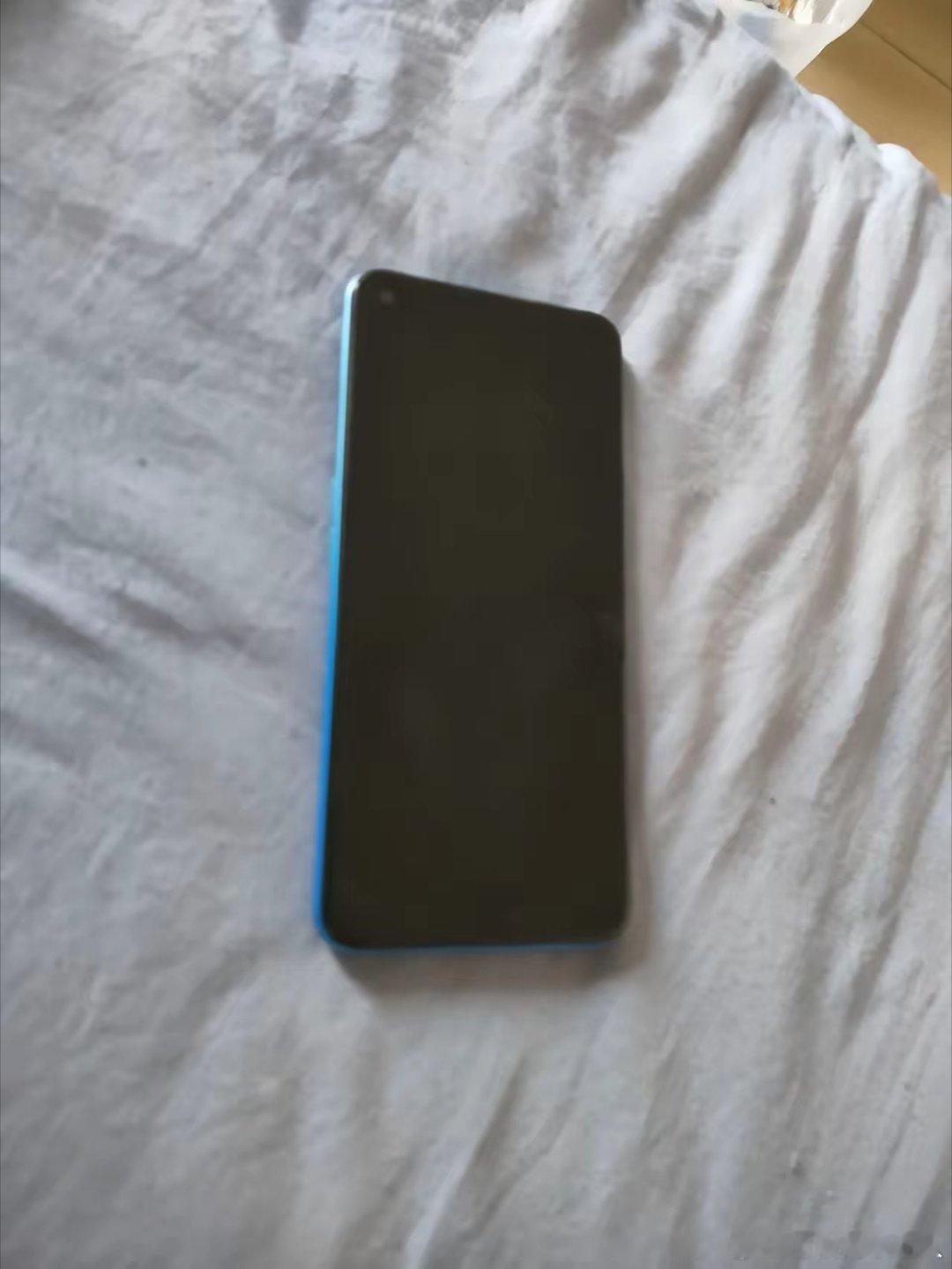 我对电子产品那可是情有独钟，所以手机基本上一年到两年就得换一部。可换下来的旧手机