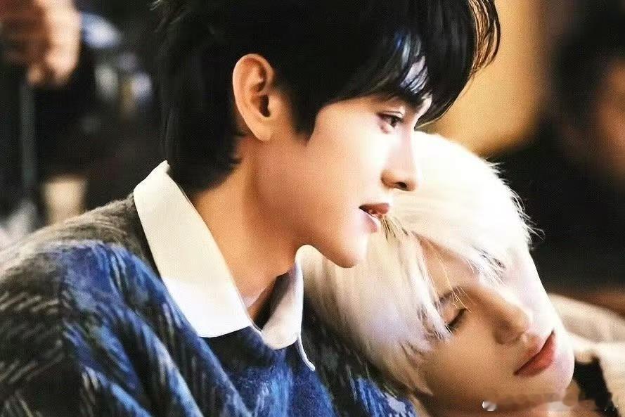 短国年代剧已经拍到了05年 曾经是我记忆中的时光，如今成了别人的剧本。2005年