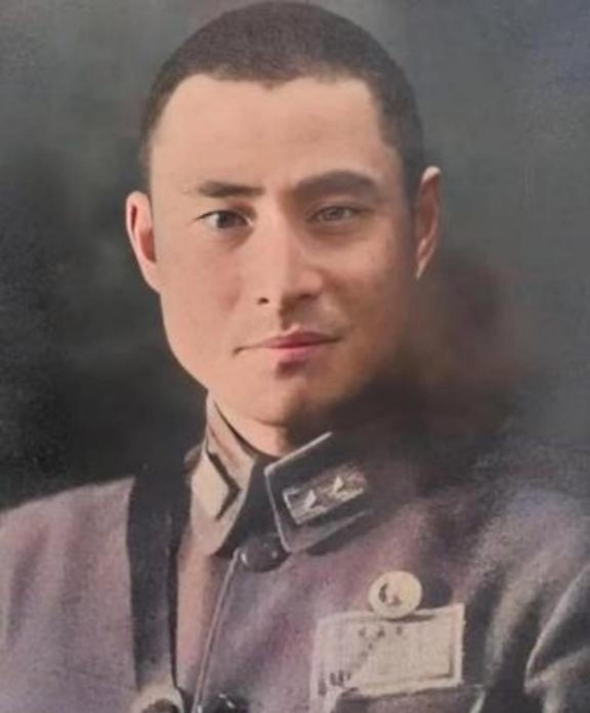 1975年，蒋介石得知黄维被特赦的消息后，立刻邀请他前往台湾，不仅补发了他被俘2