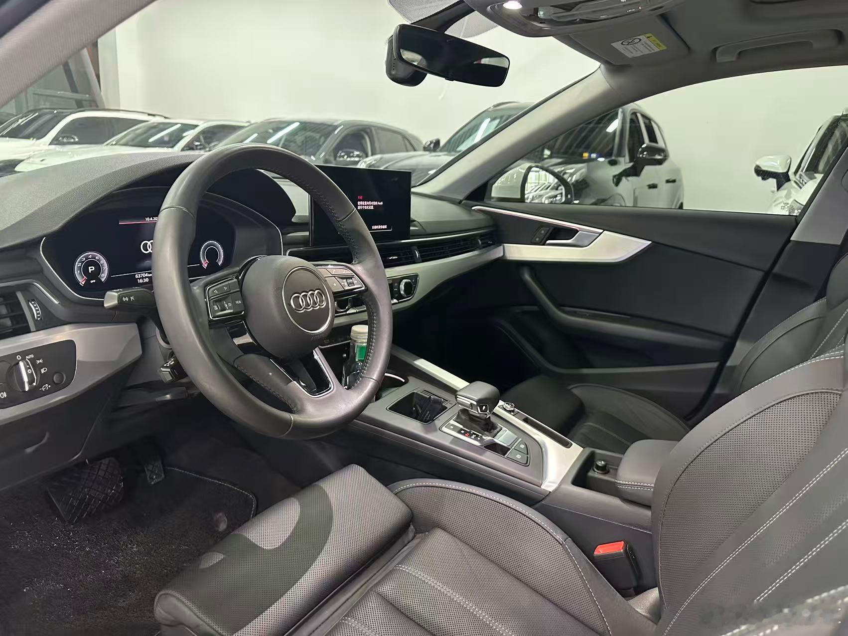 奥迪A4L顺利交付谢谢宜昌朋友支持2020年 豪华版个人一手 6.3万公里原车漆