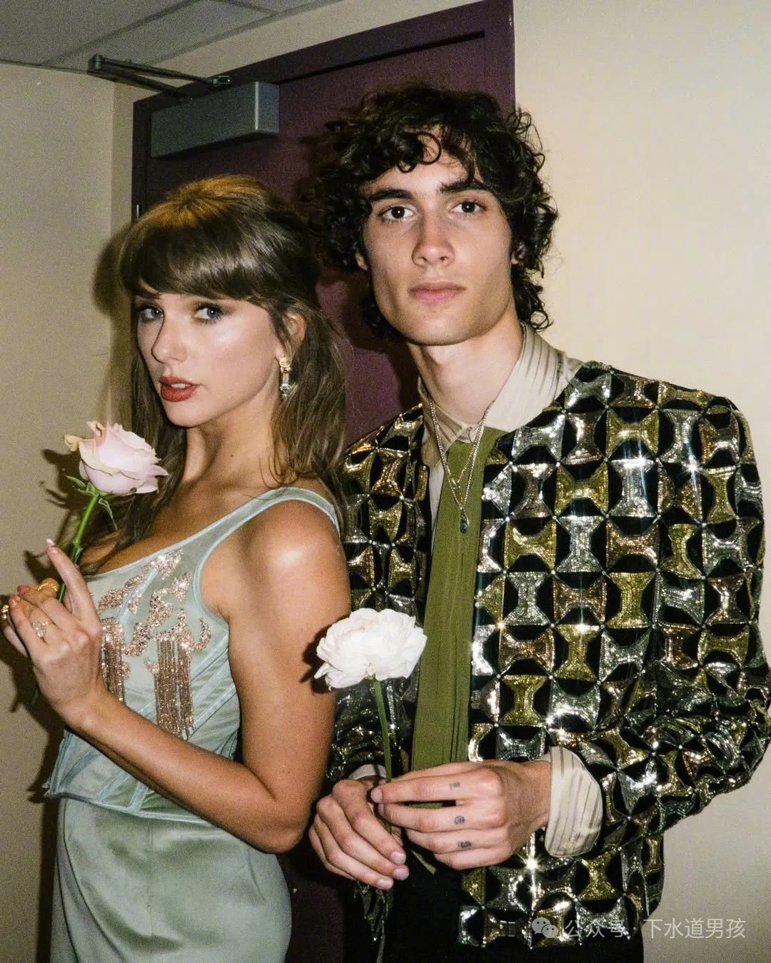 Sombr 最新与 Taylor Swift 合影曝光；taylorswifts