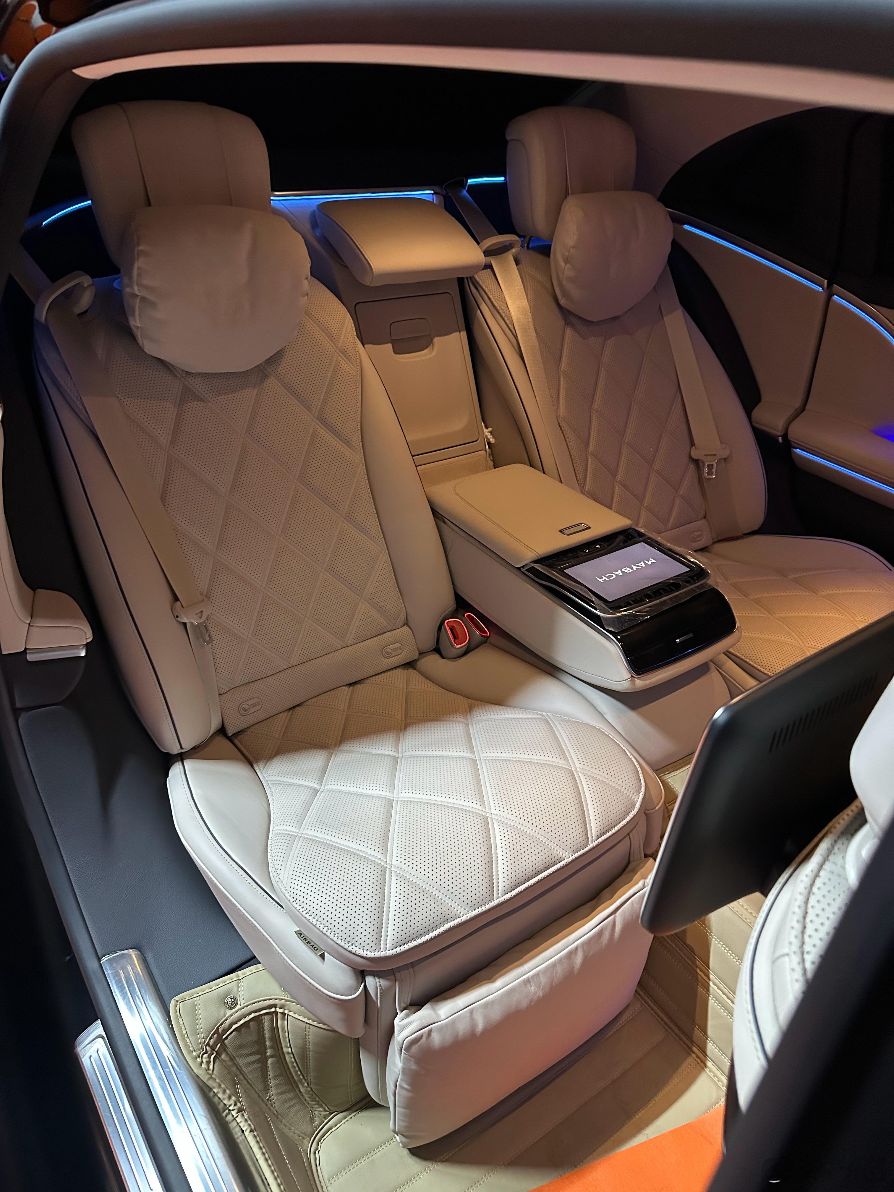 不得不承认 时尚流行 是一个轮回我记得我刚入行的时候 W222 的S级正畅销那时