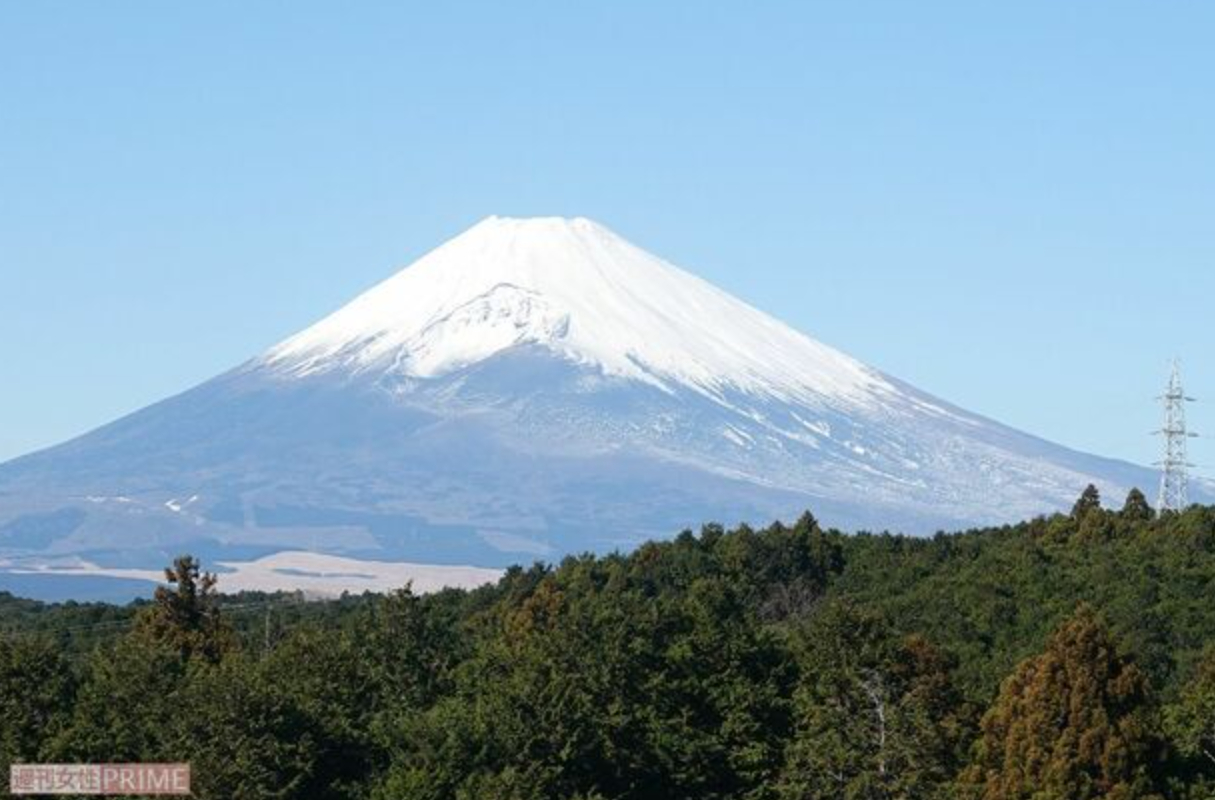 99岁老人勇攀富士山遇险 救援队成功施救17日，据日媒报道，日本静冈县警方成功救