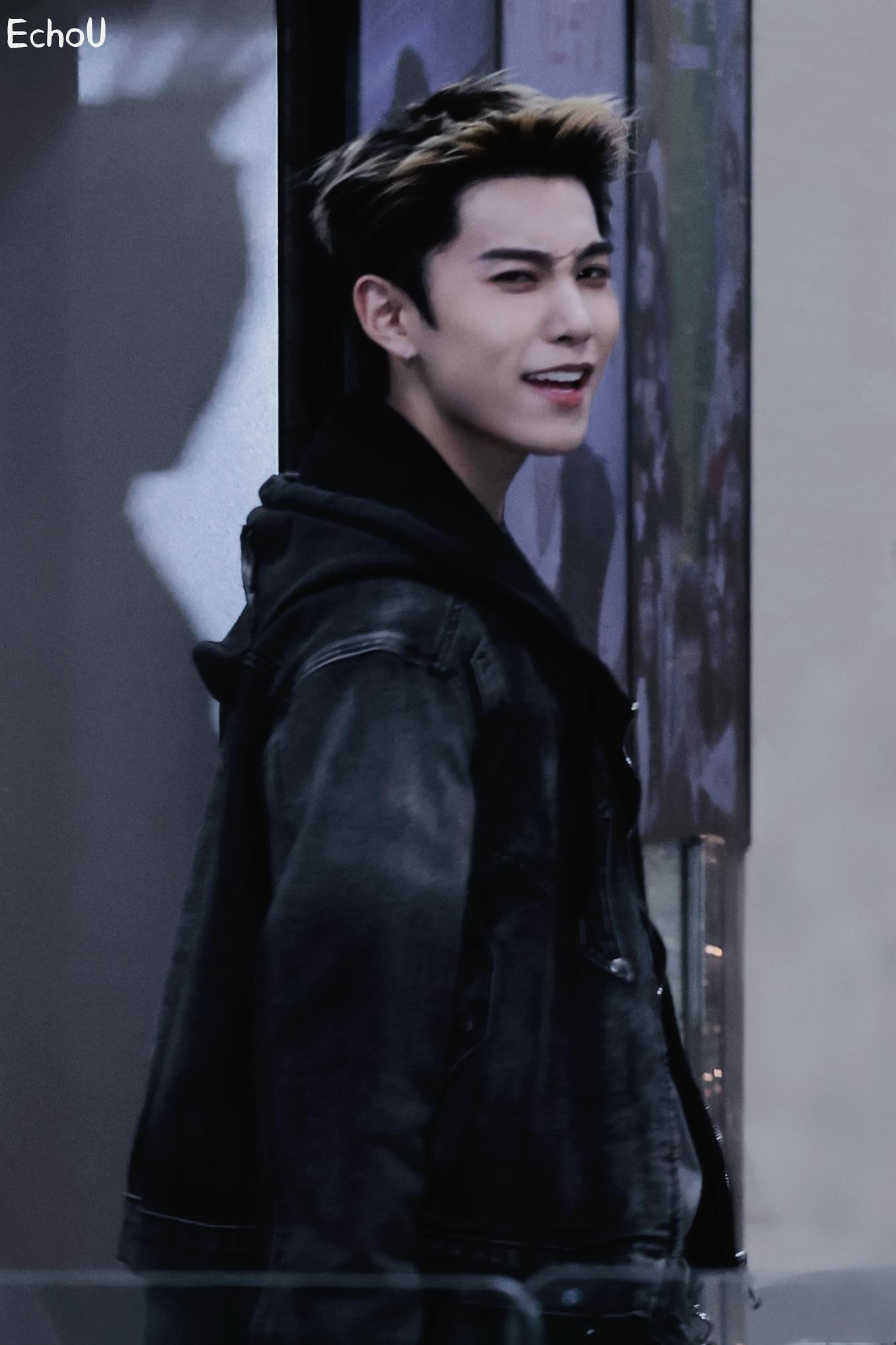 笔筒，笔筒，不说这些 