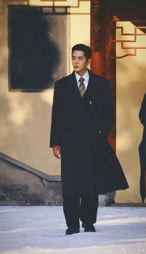 丞磊338秒杀青视频含金量玉簟秋官宣杀青丞磊玉簟秋终于杀青了，这个美貌我吃吃吃吃