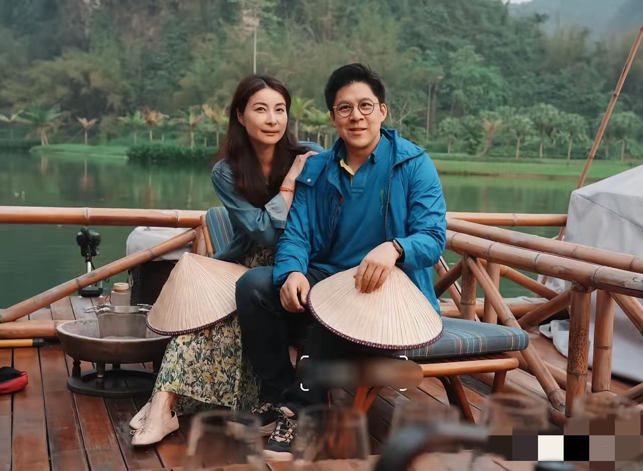 霍启刚，高调发文！
4月7日，霍启刚突然在香港社媒高调发文，他大方公开分享了多张