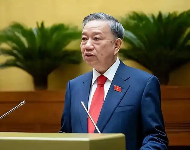 [月亮]越南变阵！苏林权力大一统，美国霸权彻底失灵了。


现在的特朗普，那叫一