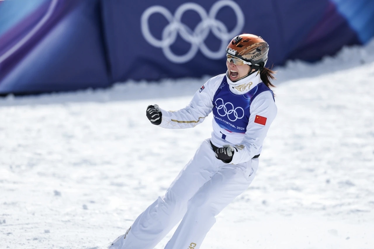 徐梦桃冠军时刻不止赛场36岁的五朝元老徐梦桃，用实力书写传奇，成为历史上第一个蝉