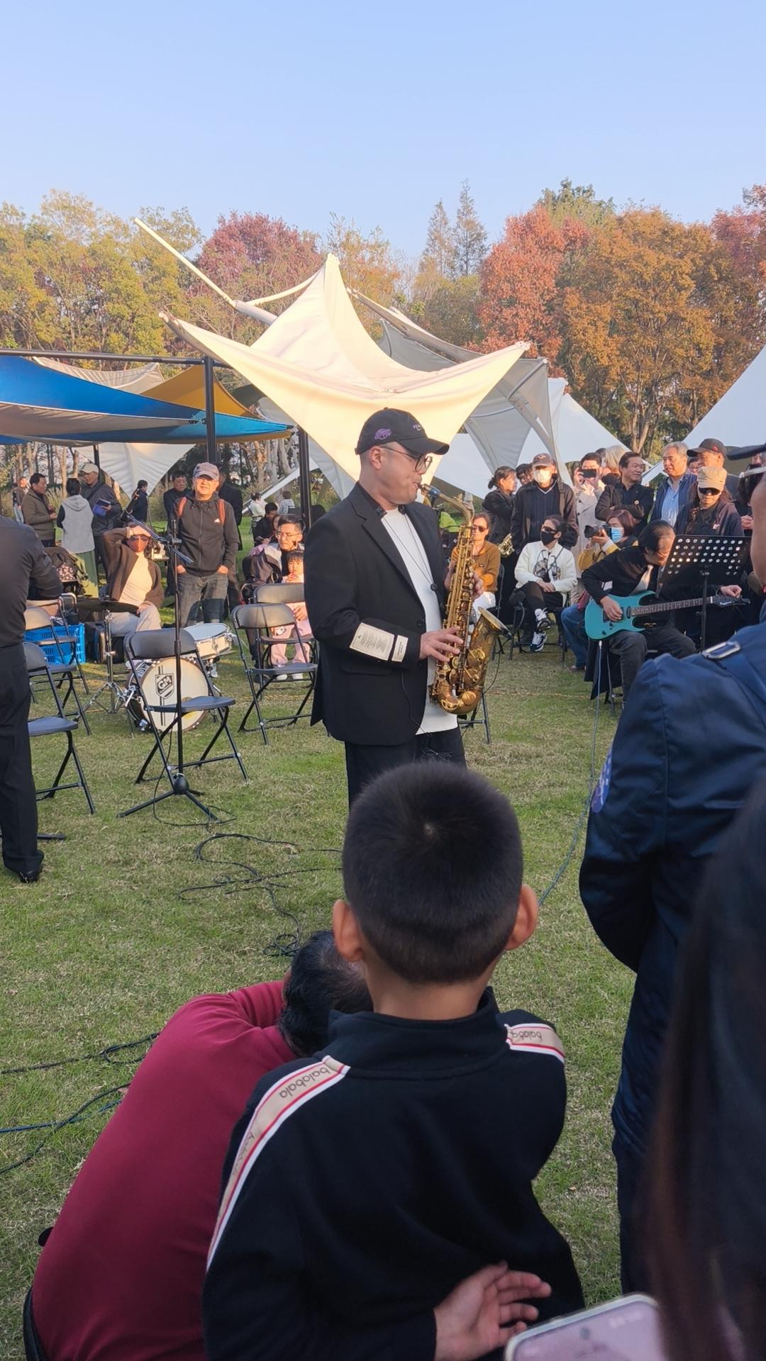 分享我这周有趣的事：勃公岛的音乐会直接把快乐拉满～ 好天气+好风景，人从众模式开