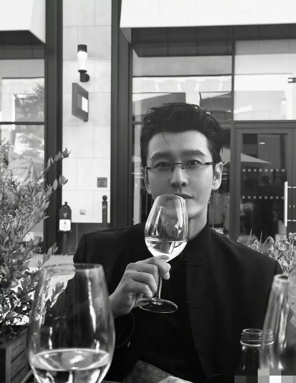黄晓明发长文！
10月5日，黄晓明发长文告别中餐厅，不知不觉这一季的中餐厅也要结