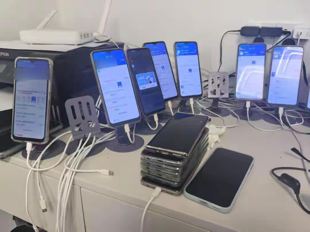 专家号被秒空后，三甲医院报警！
上海闵行警方近日捣毁非法抢占倒卖医院号源团队，抓